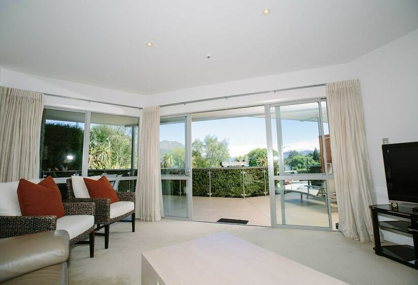 침실 2개 아파트, Lakeside Apartments