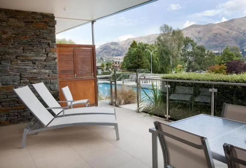 آپارتمان 2 خوابه, Lakeside Apartments