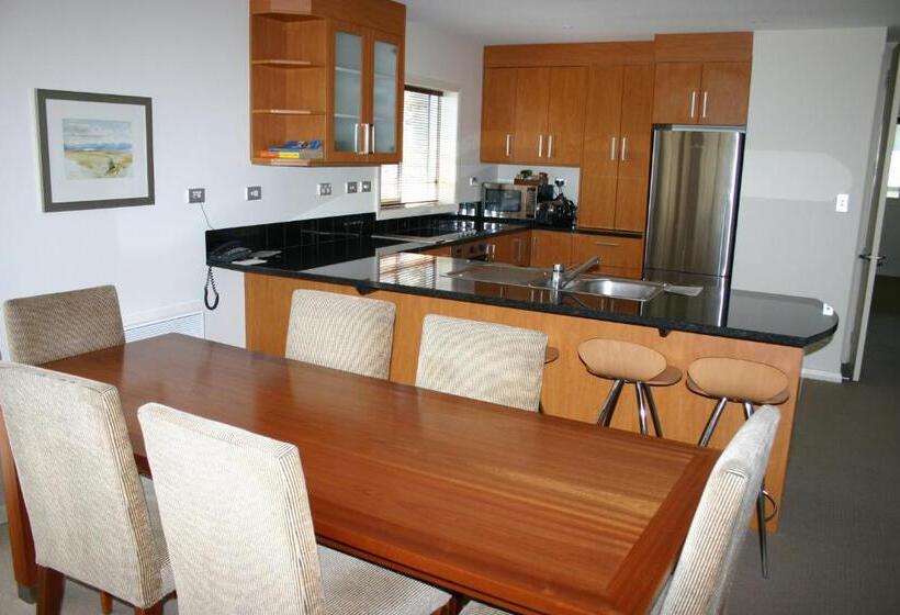 2침실 프리미엄 아파트, Lakeside Apartments