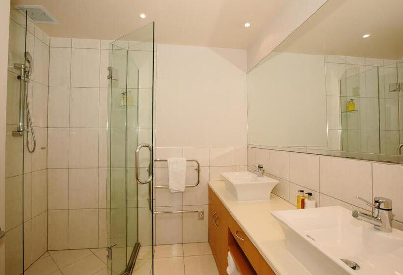 2침실 프리미엄 아파트, Lakeside Apartments