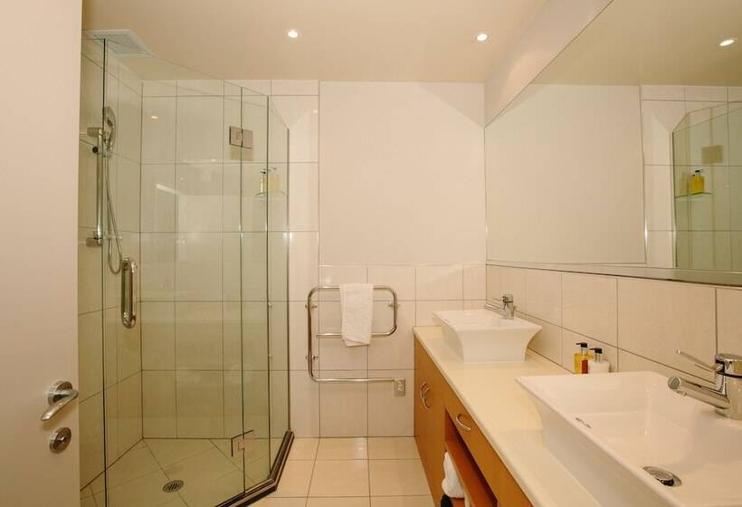 Apartament Delux cu 3 dormitoare, Lakeside Apartments