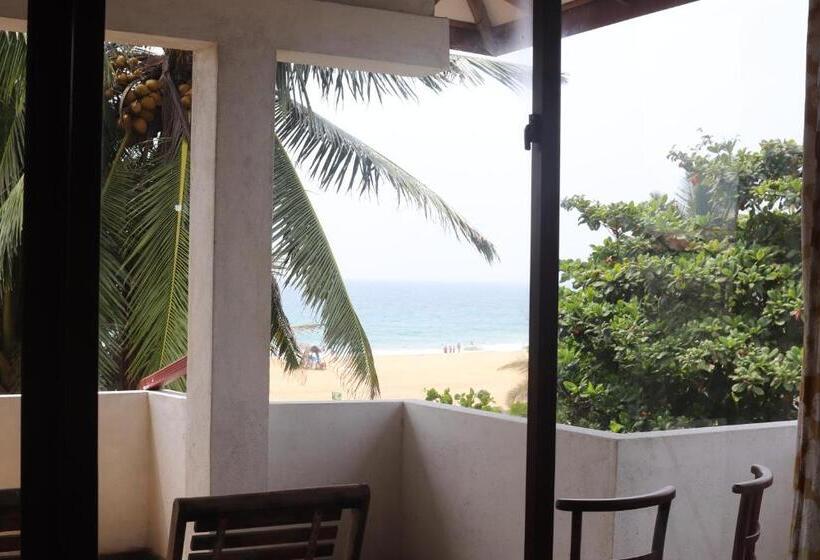 Четырехместный Номер Стандарт с Балконом, Long Beach Guest House