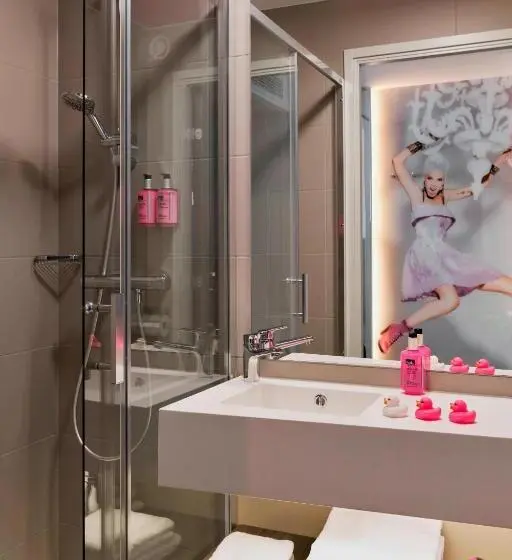 Standard-huone, Moxy Vienna Airport