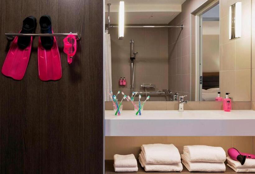 اتاق خانوادگی, Moxy Vienna Airport