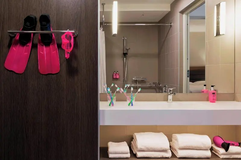 Perhehuone, Moxy Vienna Airport