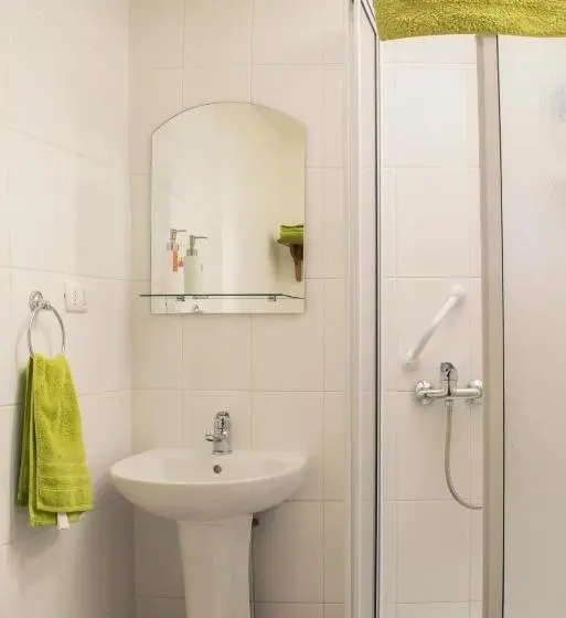 اتاق استاندارد با سرویس بهداشتی مشترک, Pontoval B&b