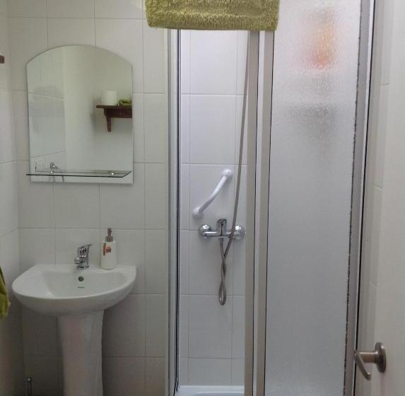 Quarto Standard Casa de Banho Partilhada, Pontoval B&b