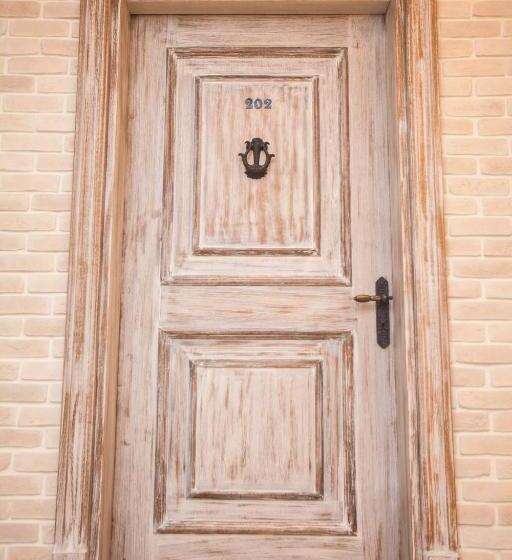 اتاق لوکس با چشم‌انداز دریاچه, Sakit Gol   Silent Lake