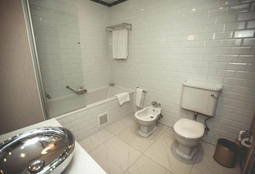 اتاق لوکس با چشم‌انداز دریاچه, Sakit Gol   Silent Lake