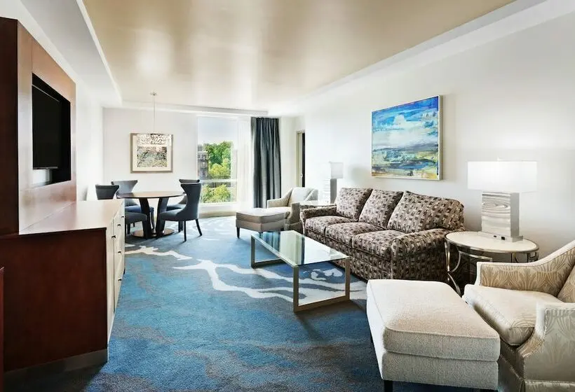 Sviitti Kaupungin Näkemystä, The Tennessean Personal Luxury
