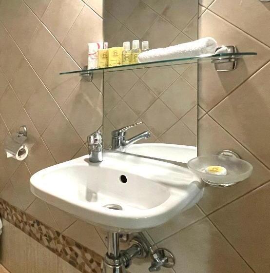 اتاق اکونومی, Economy Room In Hotel Eney