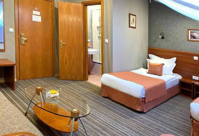 اتاق خانوادگی, Economy Room In Hotel Eney