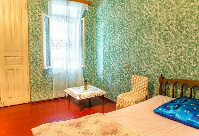 اتاق استاندارد یک تخته با سرویس بهداشتی مشترک, Manana