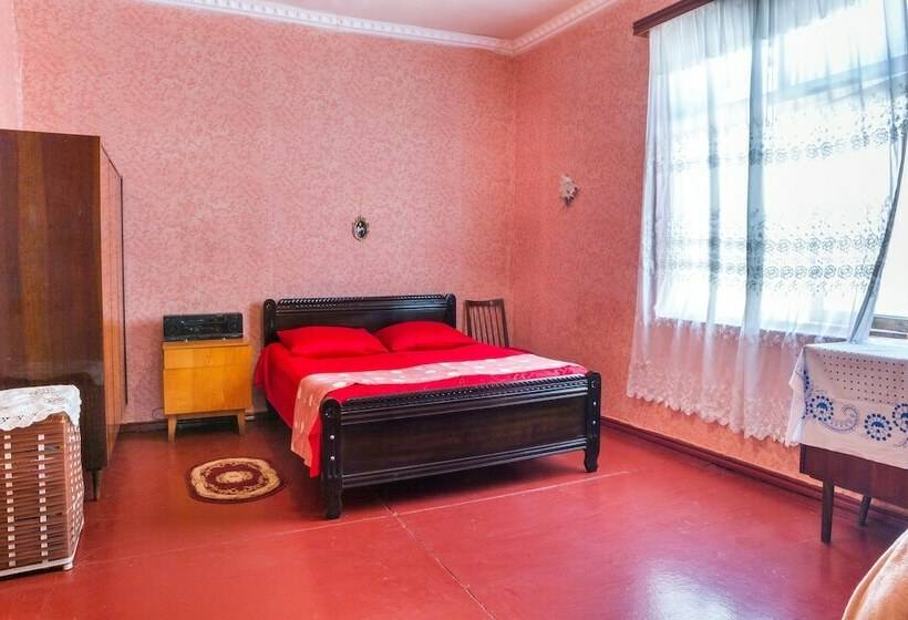 اتاق استاندارد یک تخته با سرویس بهداشتی مشترک, Manana