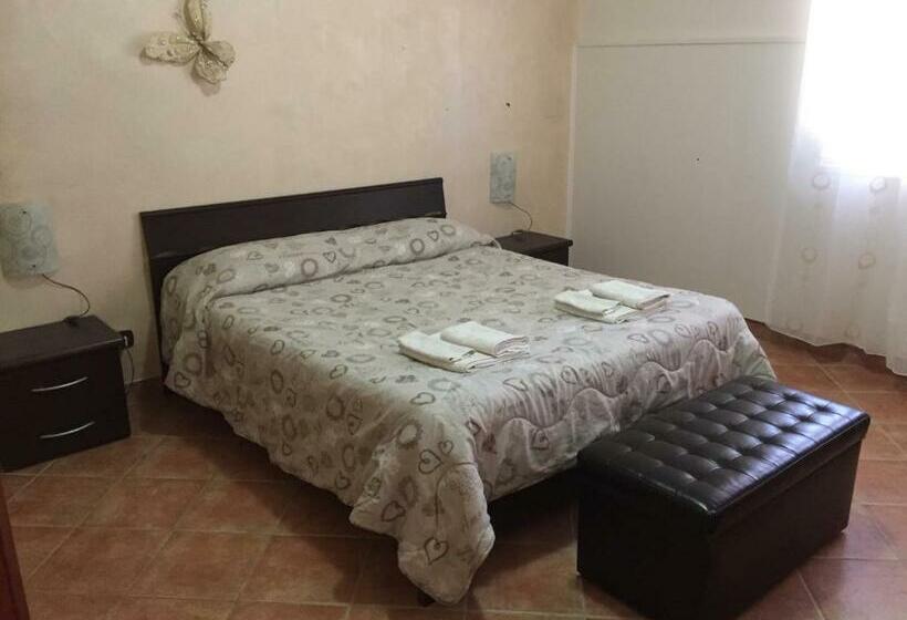 חדר סטנדרט, Rudy Arenaile