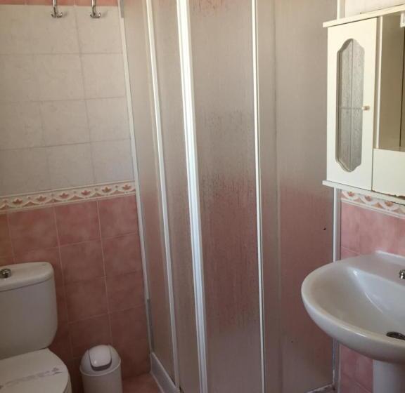 חדר סטנדרט, Rudy Arenaile