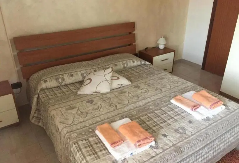 Deluxe-huone, Rudy Arenaile