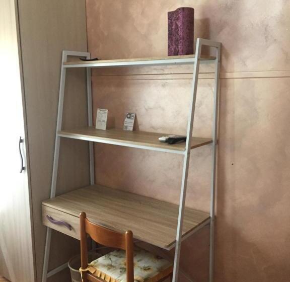 חדר בסיסי, Rudy Arenaile