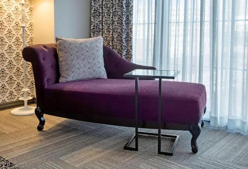 带大床的标准间, Cambria Hotel New Orleans Downtown Warehouse District