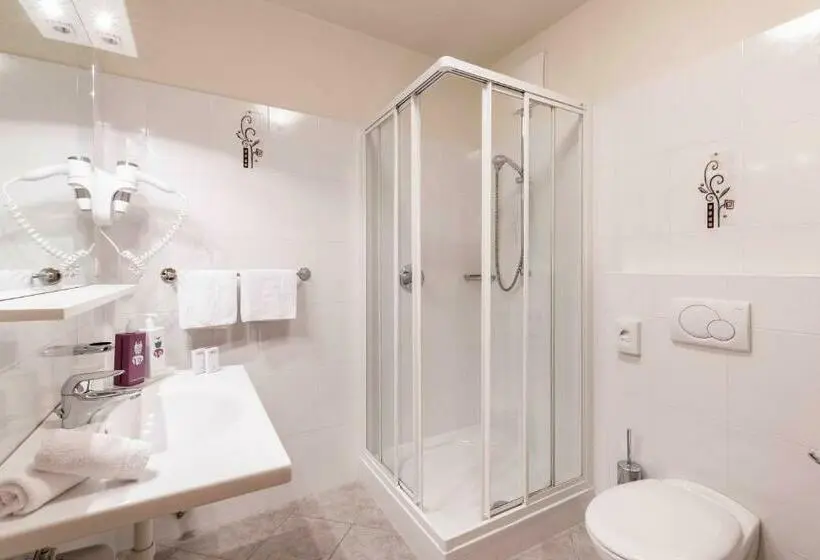 Perhehuone, Familienhotel Viktoria