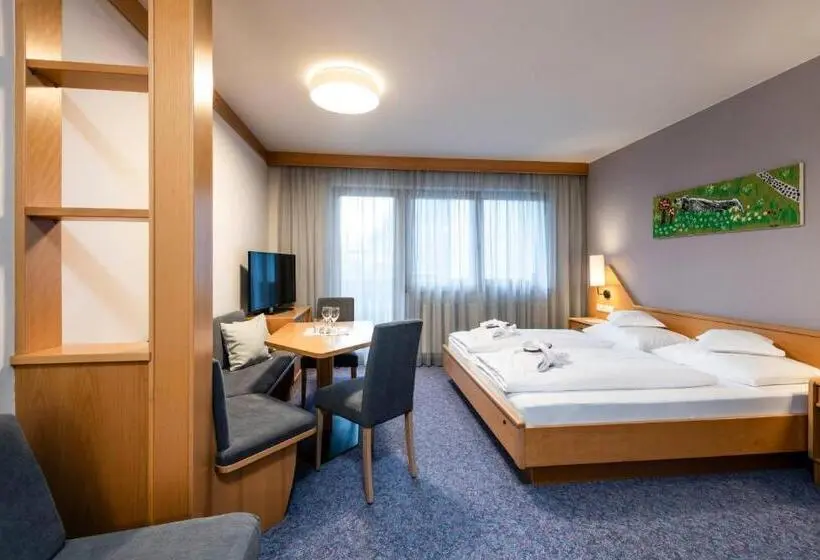 Standard Kolmen Hengen Huone Parveke, Familienhotel Viktoria