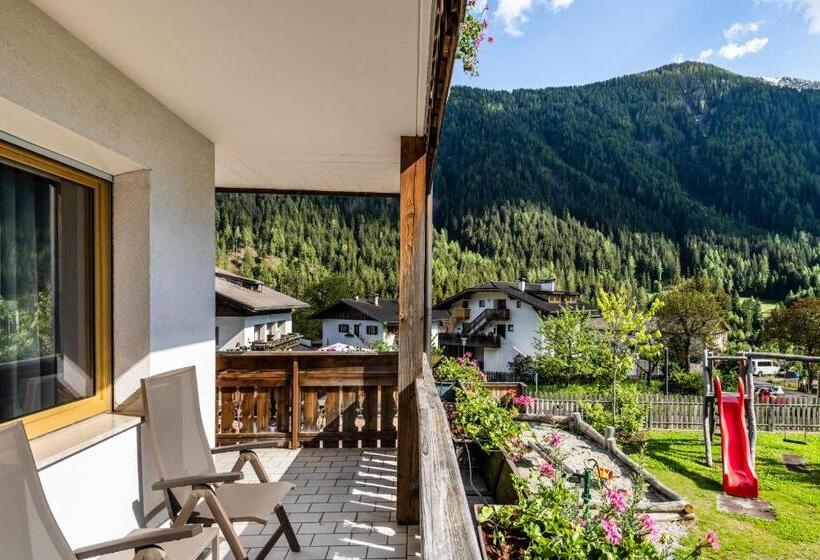 Трехместный Номер Стандарт с Балконом, Familienhotel Viktoria