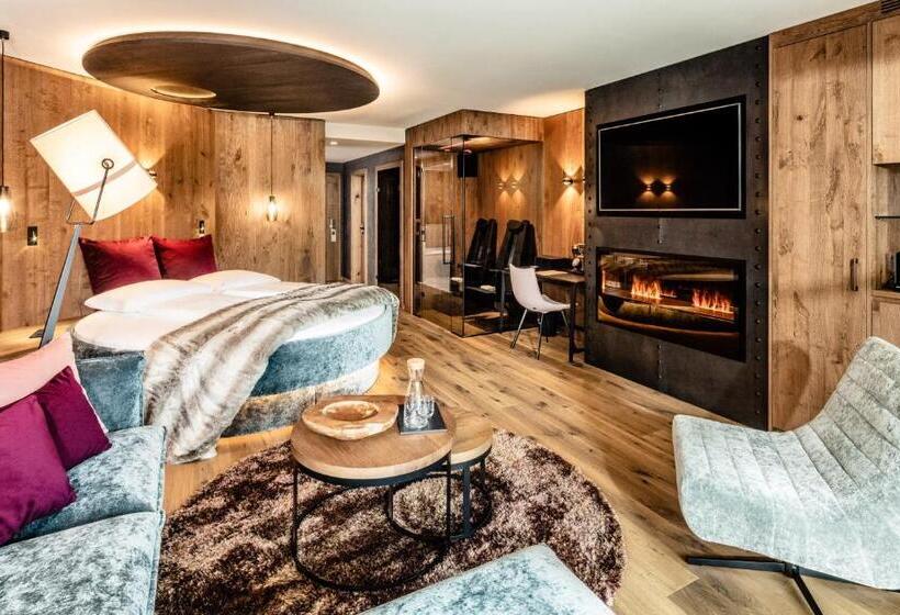 デラックススイート, Alpine Luxury Spa Resort Schwarzenstein