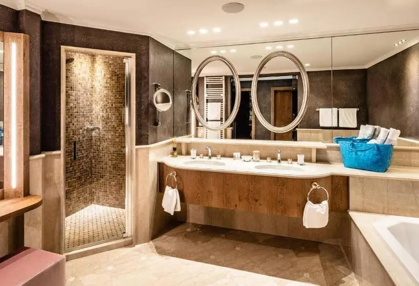 Deluxe-sviitti, Alpine Luxury Spa Resort Schwarzenstein