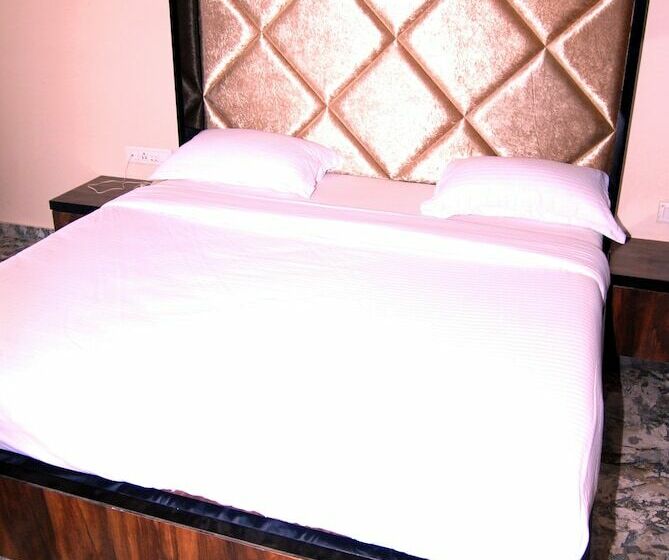 חדר פרמיום, Apaar