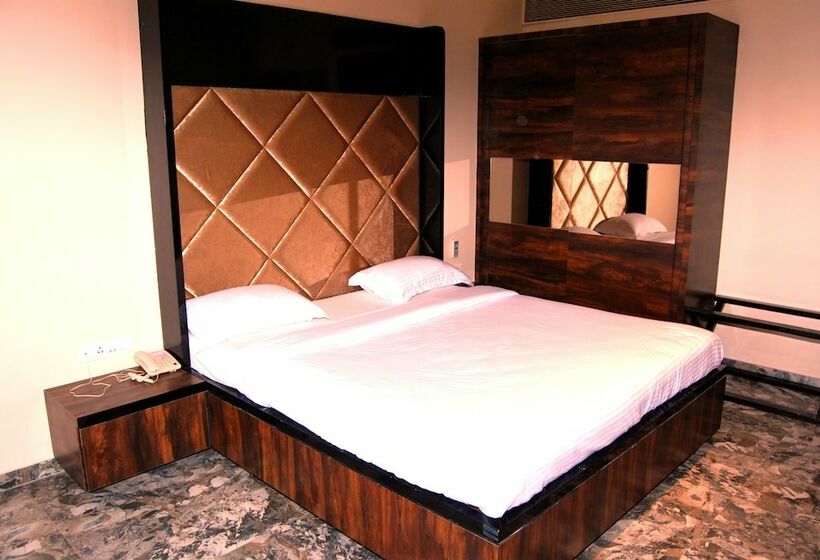 חדר פרמיום, Apaar