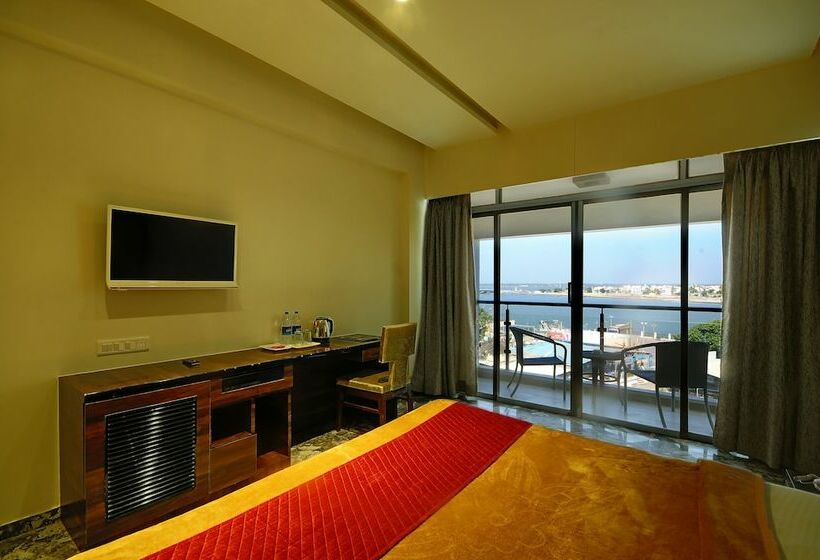 חדר פרמיום, Apaar