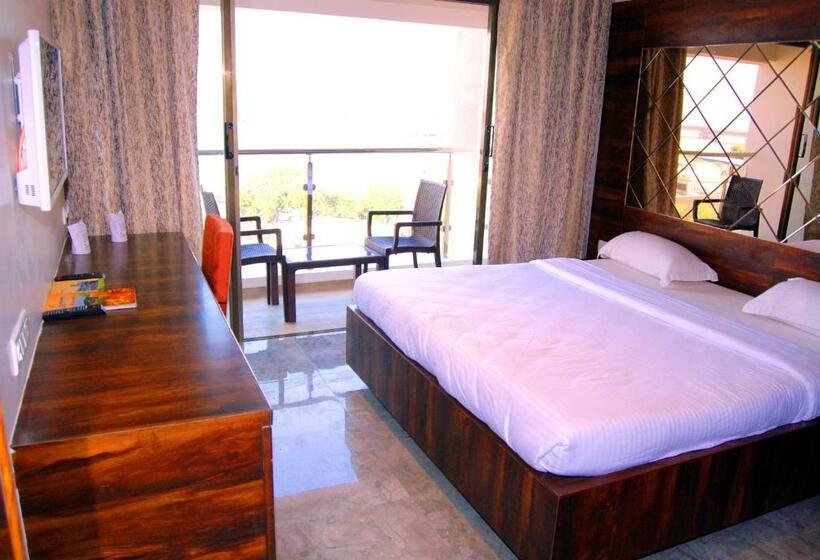 חדר אקזקיוטיב, Apaar