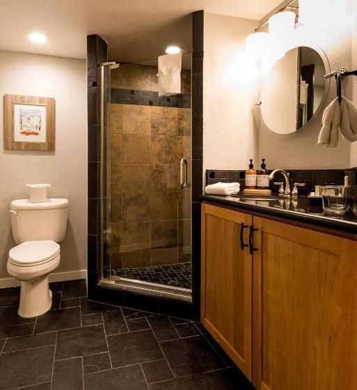 سوییت لوکس, Black Bear Lodge