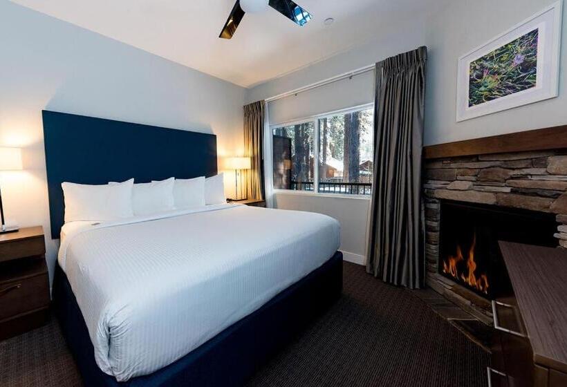 سوئیت با بالکن, Black Bear Lodge