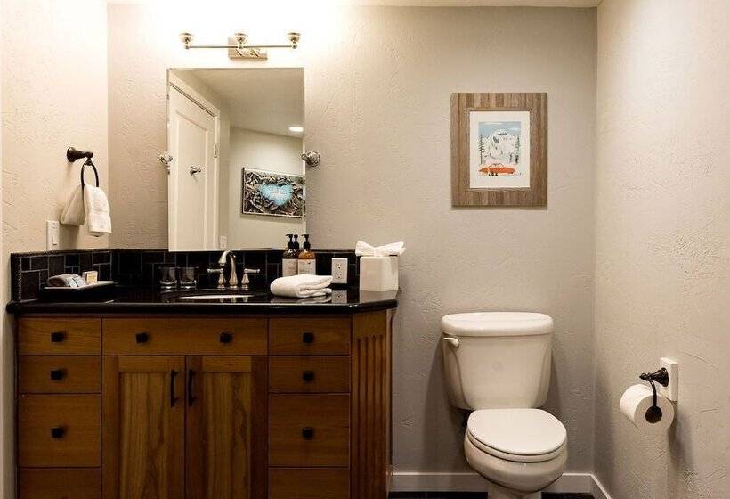 سوییت لوکس, Black Bear Lodge