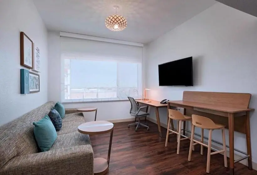 Executive-sviitti King-vuode, Element Palmdale
