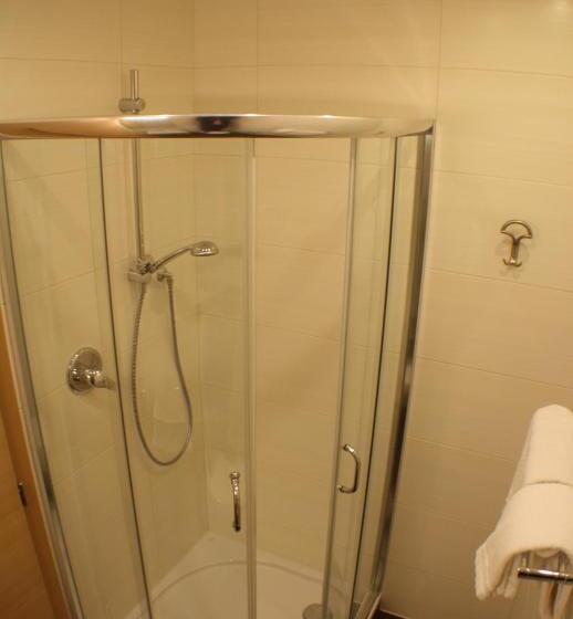 标准单人间, Etschquelle