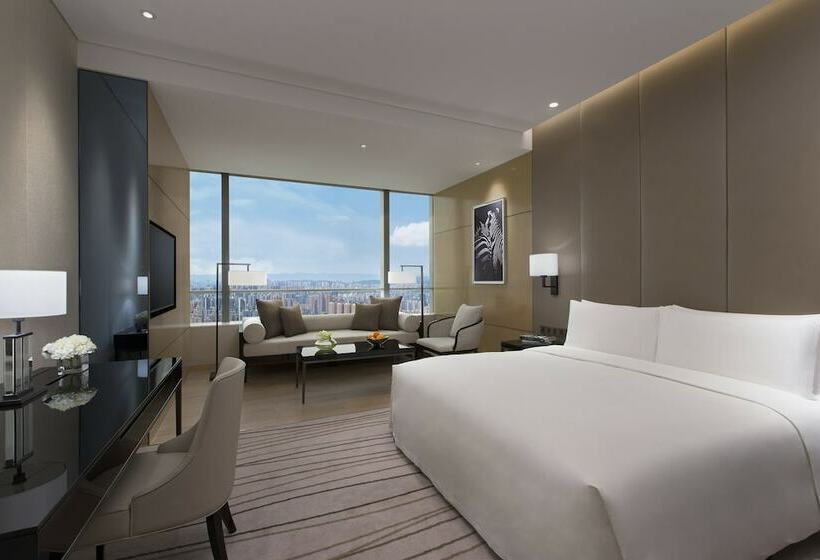 اتاق لوکس, Niccolo Chongqing