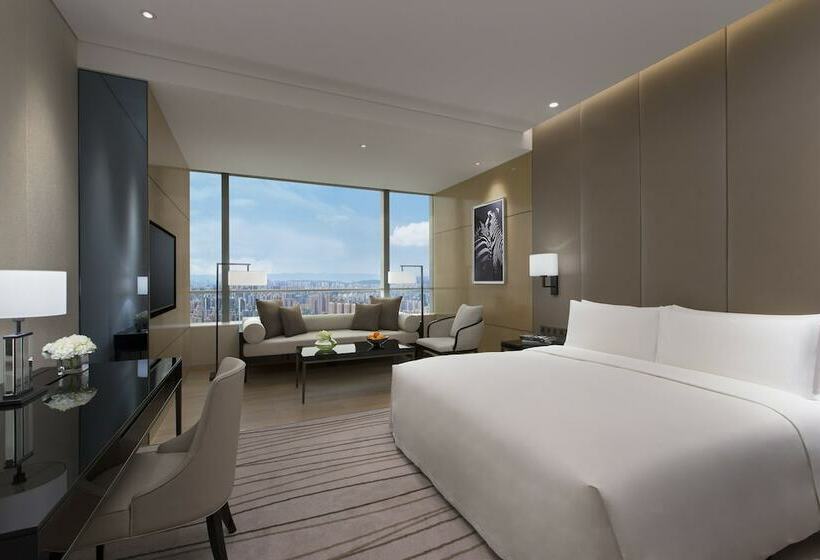 اتاق لوکس, Niccolo Chongqing