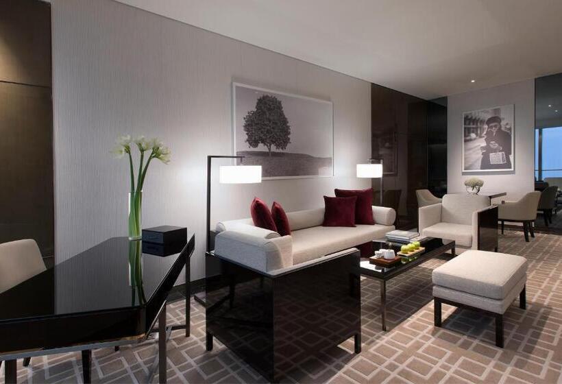 سوییت, Niccolo Chongqing