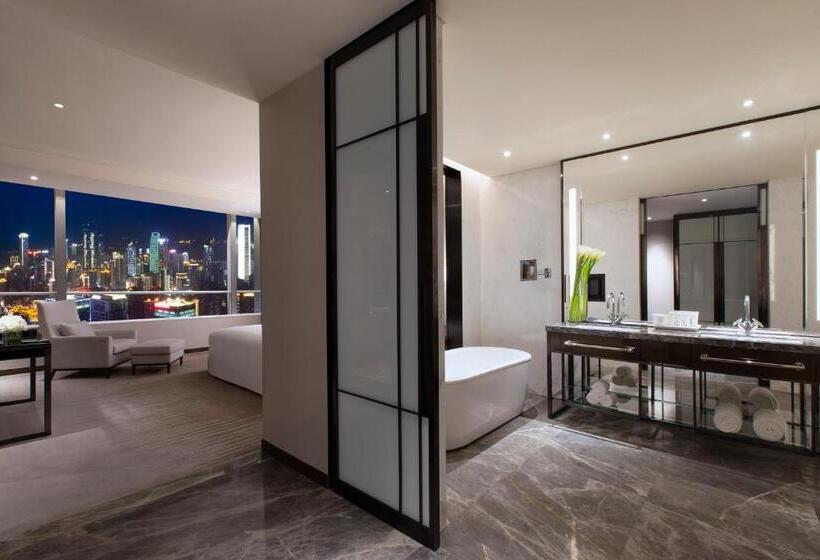 سوییت, Niccolo Chongqing
