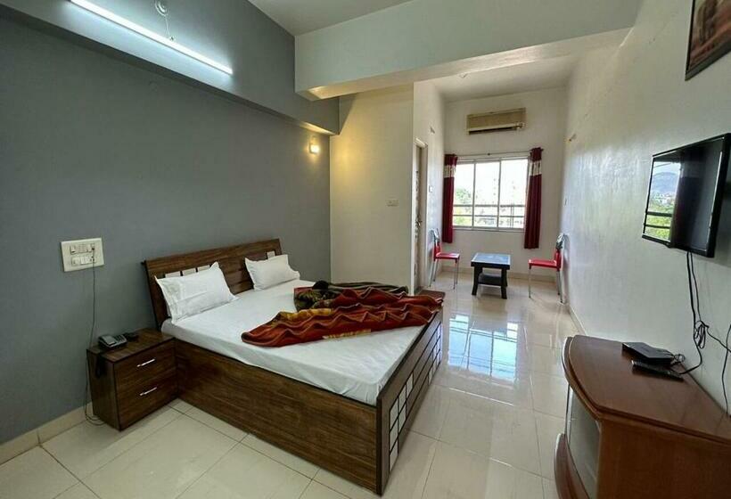 디럭스 룸, Sarang Lodging And Boarding