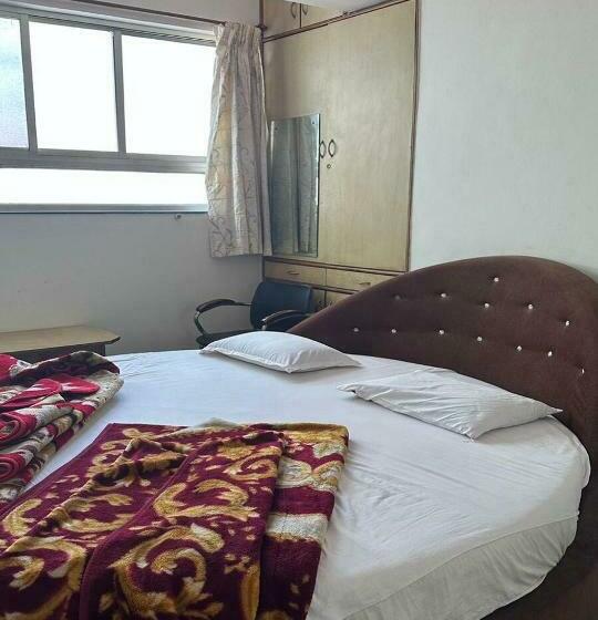 디럭스 룸, Sarang Lodging And Boarding