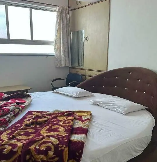デラックスルーム, Sarang Lodging And Boarding