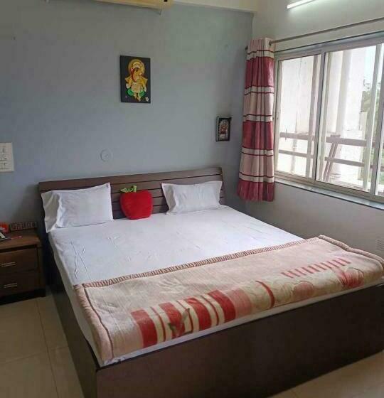 디럭스 룸, Sarang Lodging And Boarding