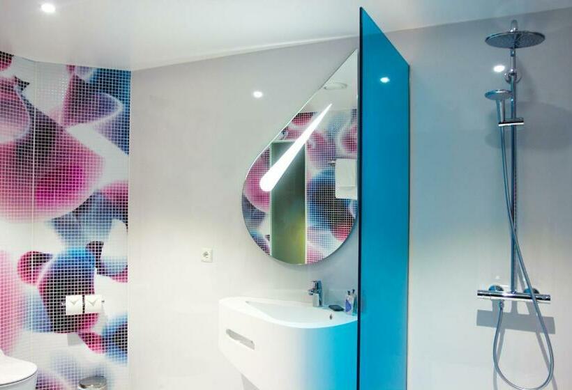 可观景的小型套房, Magic Hotel Xhibition