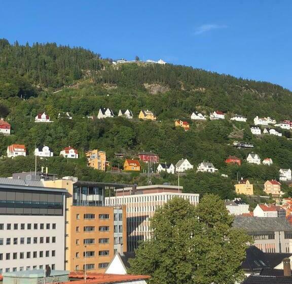 דירת חדר, Magic Hotel Xhibition