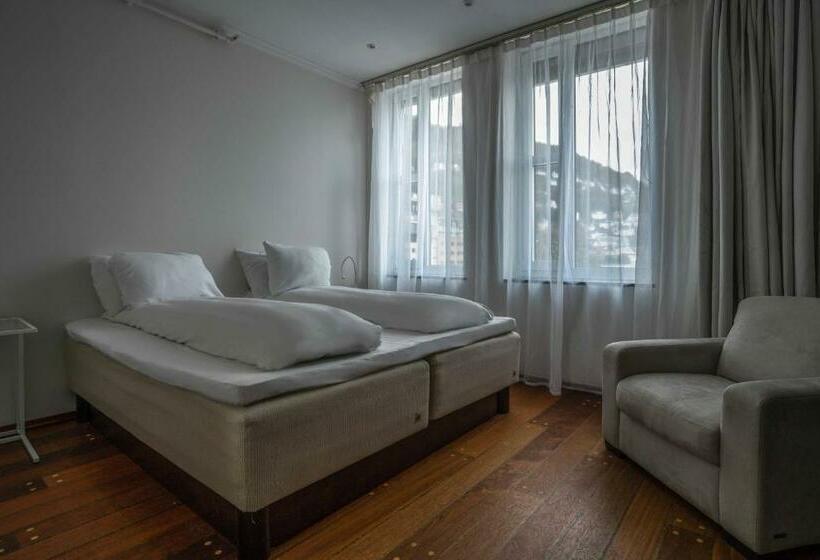 דירת חדר, Magic Hotel Xhibition