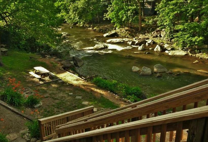 غرفة ديلوكس رباعية, The Riverside Lodge At Chimney Rock
