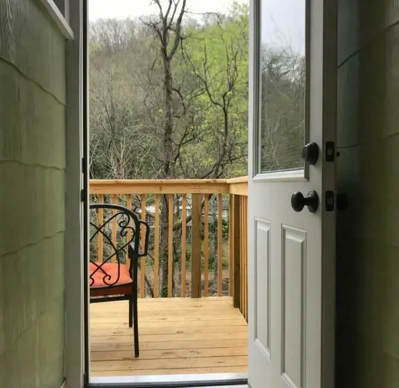 デラックスの４人部屋, The Riverside Lodge At Chimney Rock